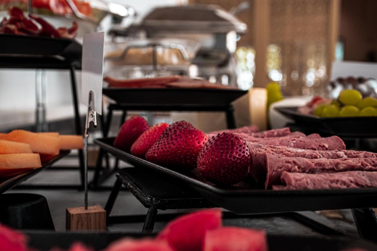 Suha Mina Rashid Hotel Apartments Dubai Buitenkant foto